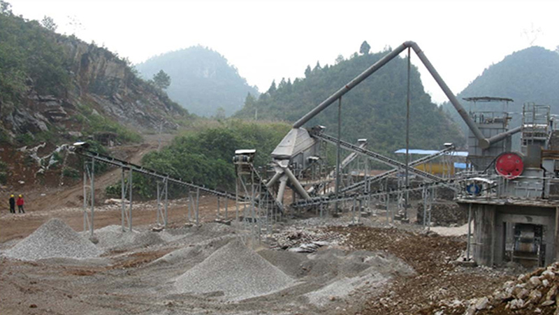Road crushing screen into sets of equipment